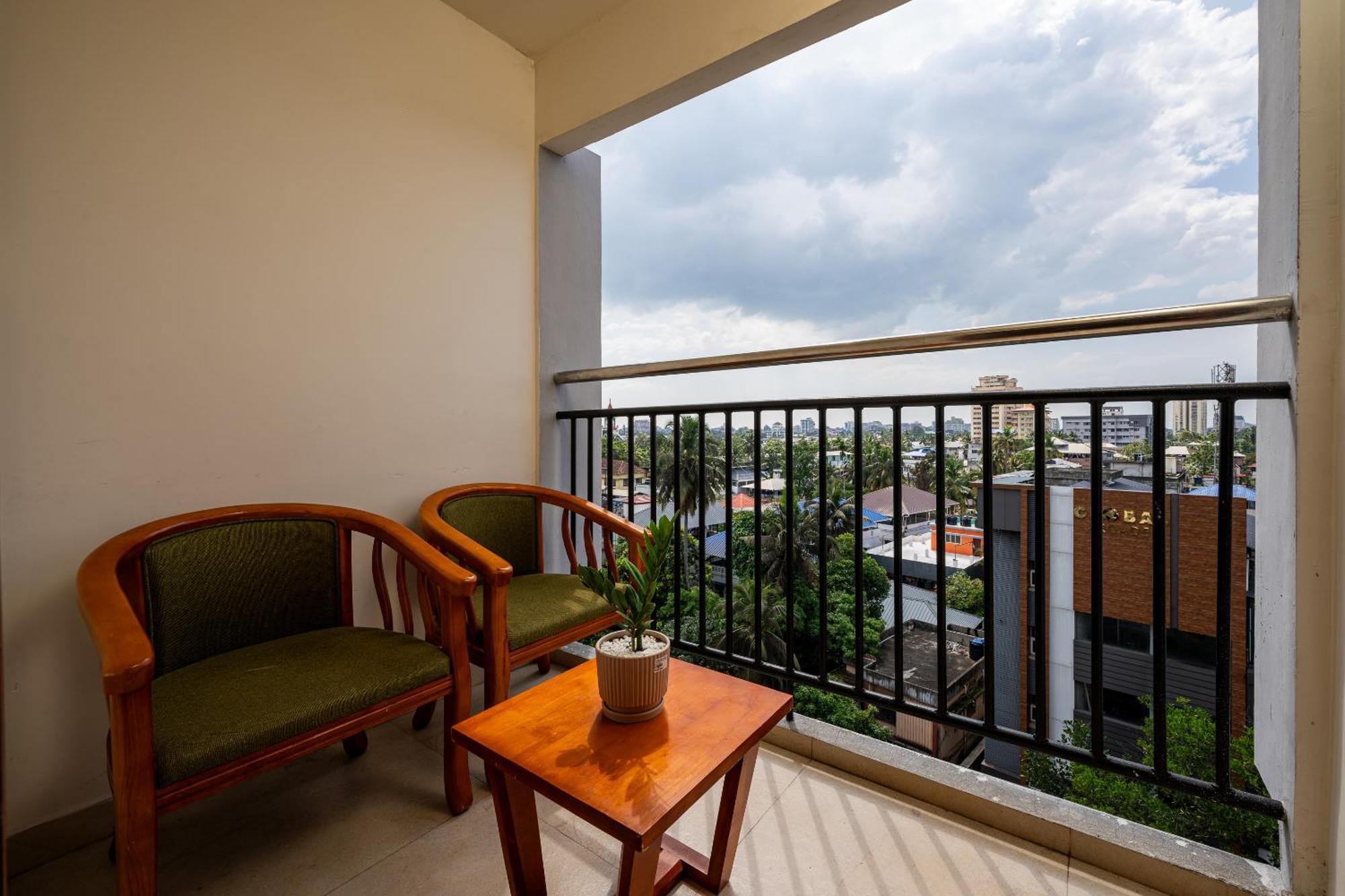 Cj Grande By Jesway Hotels & Resorts Kochi Zewnętrze zdjęcie